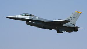 Samolot F16