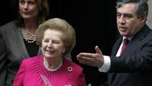 Margaret Thatcher podczas postkania z Gordonem Brownem